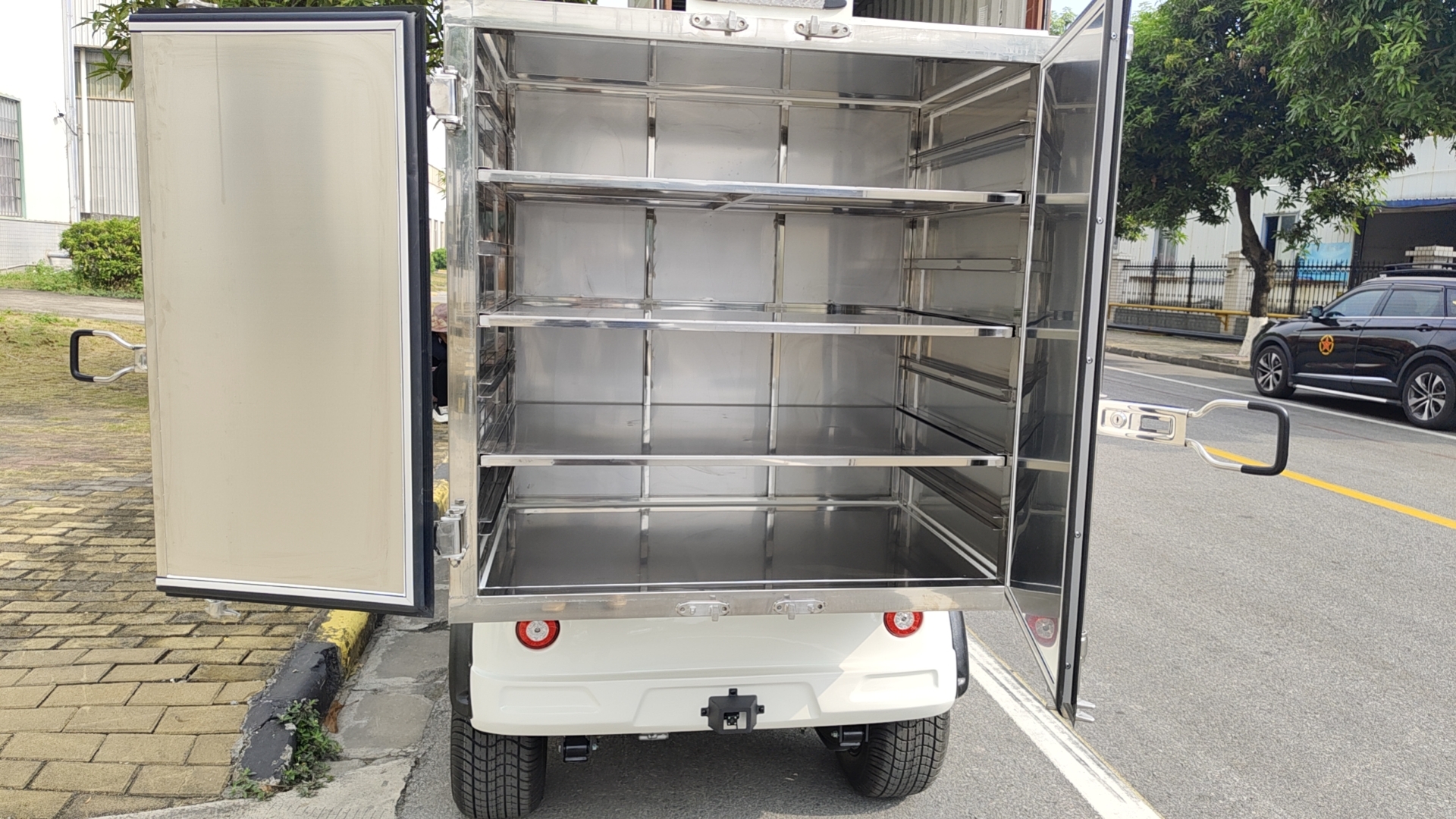 Electric Utility Vehicle with Refrigerator (DU-CA500RF) - Image 4